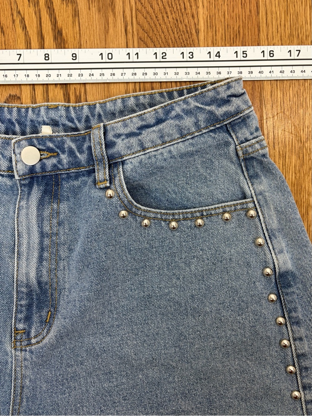 High-Rise 3" Studded Blue Denim Shorts (L) - Picture 4 of 10